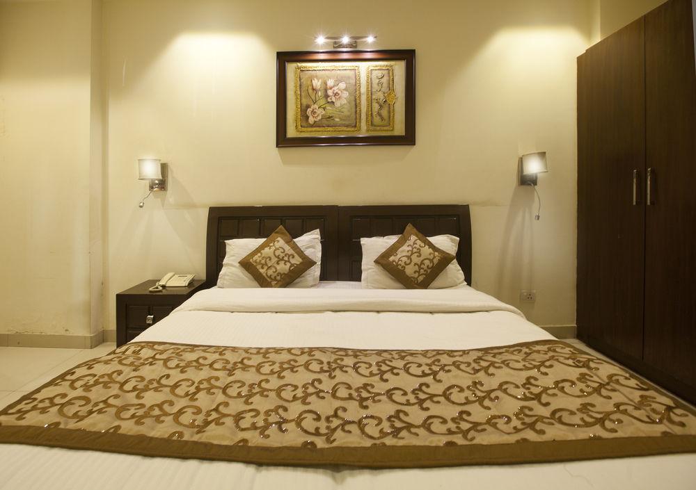 Oyo Cyber Guest house 3*