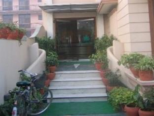 Hotel The Maple Leaf @ Dlf Cyber