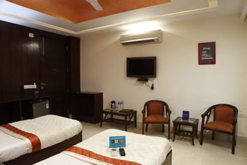 Fabhotel Golf Course Road Hotel