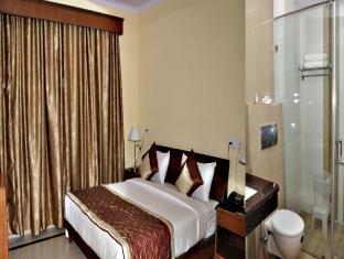 Emblem Sector 14 Hotel