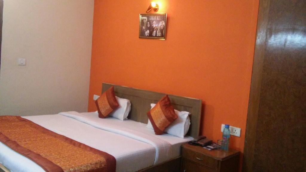 Birdhouse 3* Gurgaon