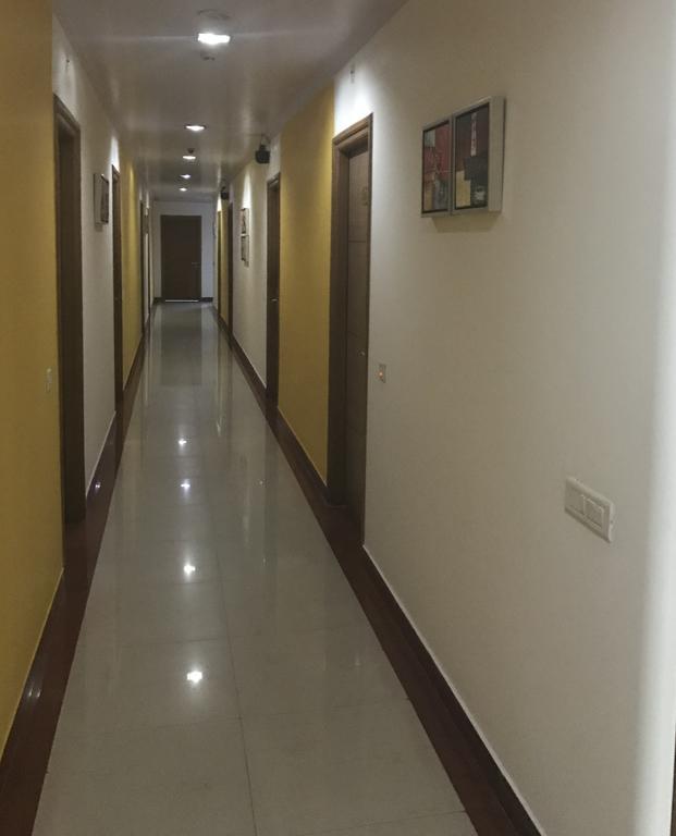Emblem Sector 14 Hotel