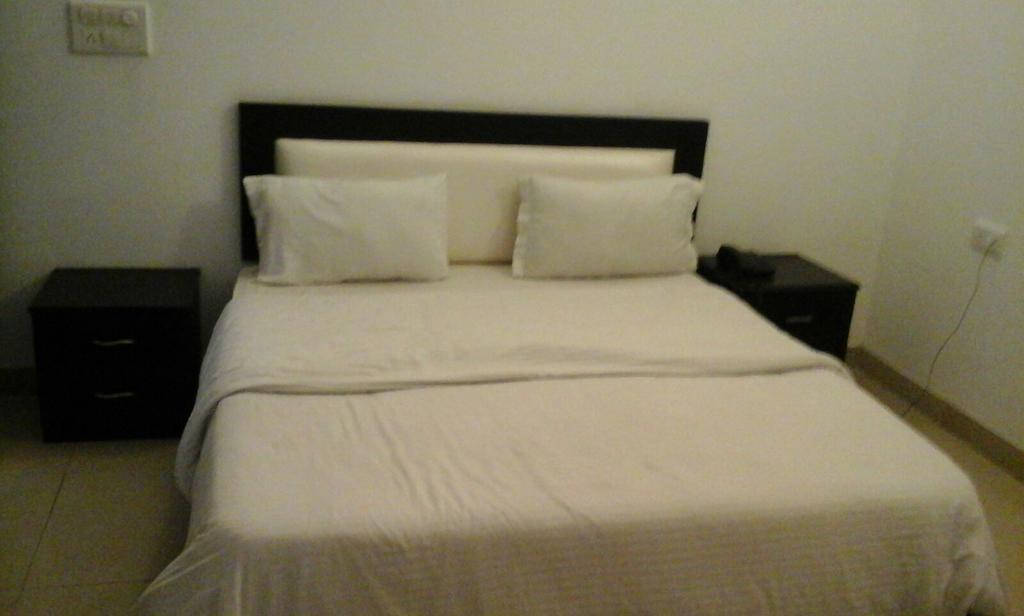 Lodge Sushant Residency