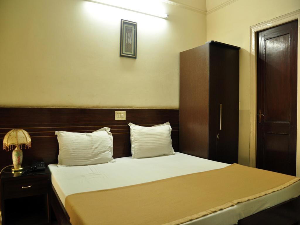 Bed & Breakfast Oyo 303 The Blooms 3*