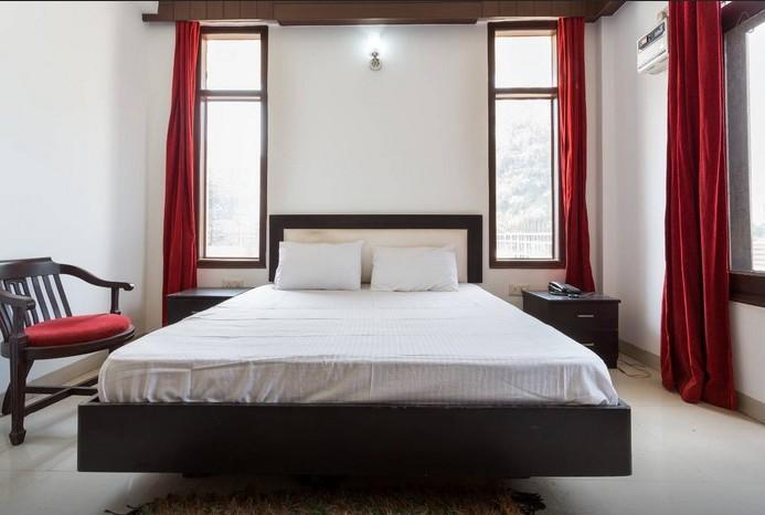 Sushant Residency Lodge Gurgaon