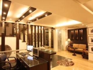Emblem Sector 14 Hotel
