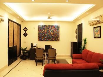 Hotel Oyo Premium Ambience Mall 2