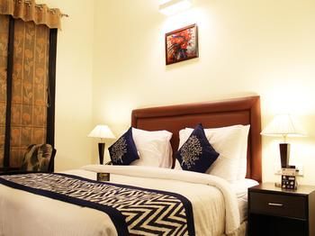 Oyo Premium Ambience Mall 2 Hotel Gurgaon