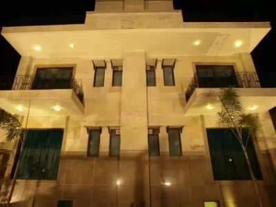 ​justa Hotel