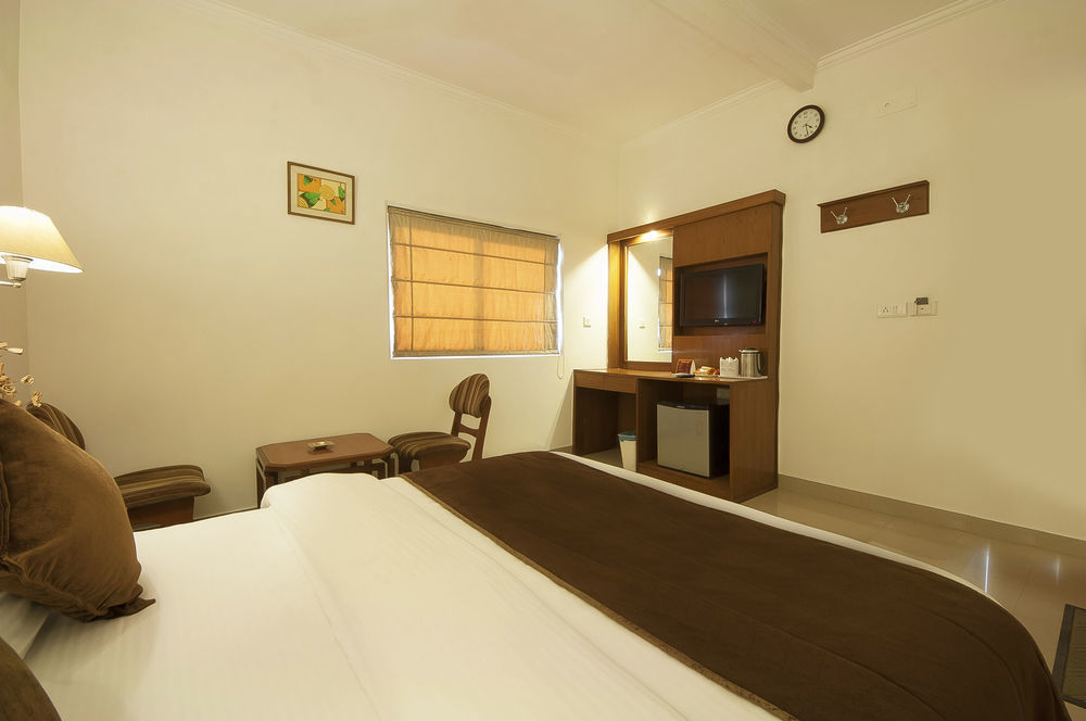 Resort Aapno Ghar & Amusement Park 3*
