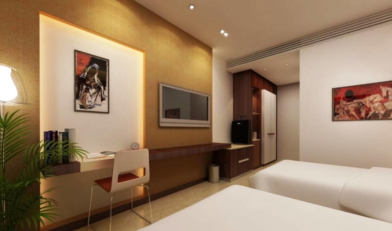 Vipul Grand 2*