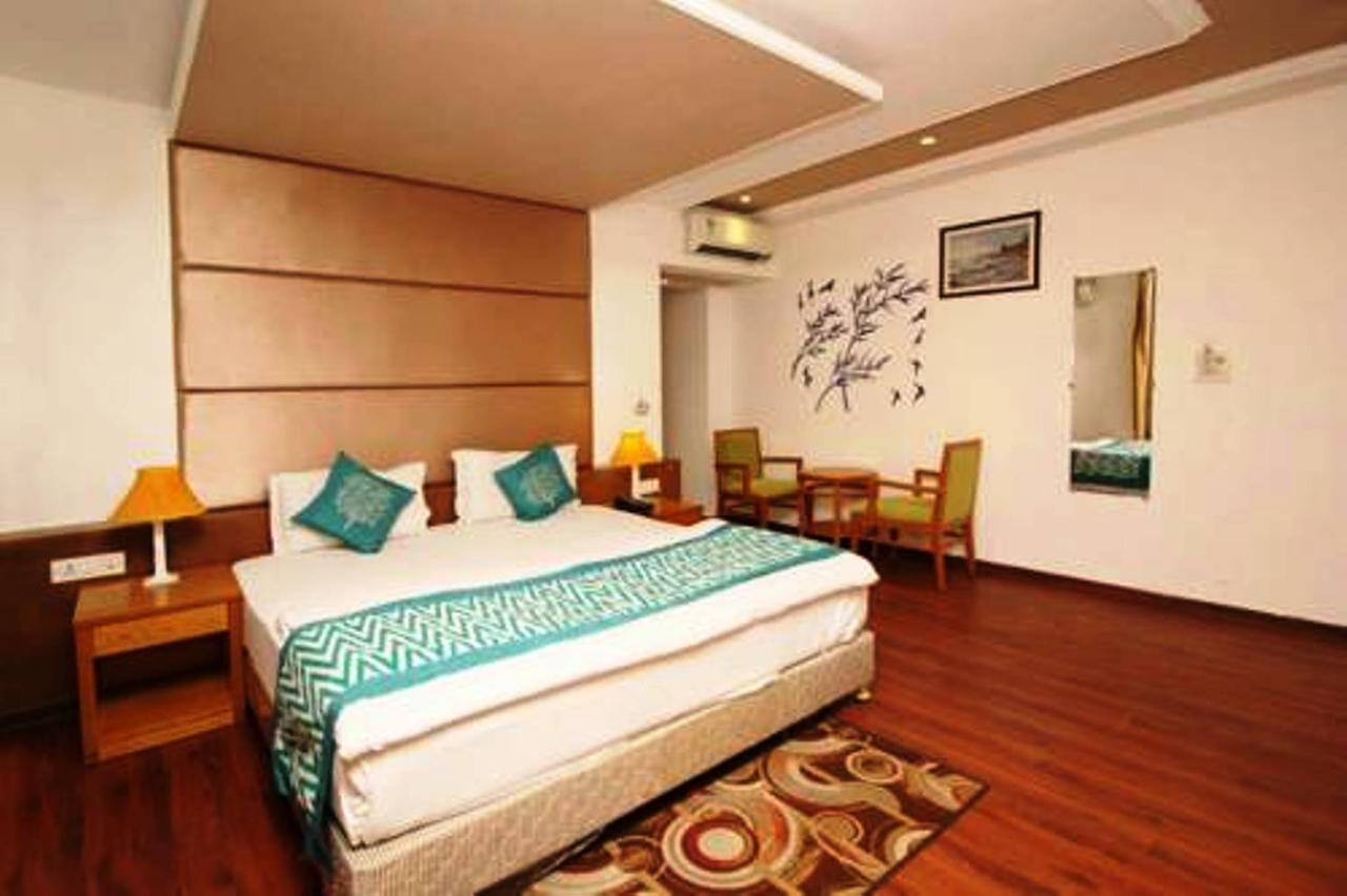 Vipul Grand 2*