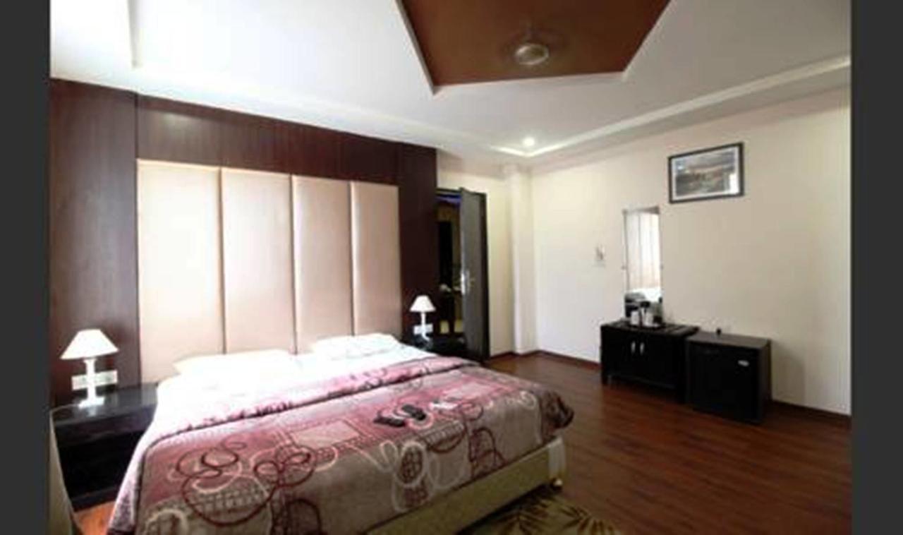 Vipul Grand Hotel Gurgaon