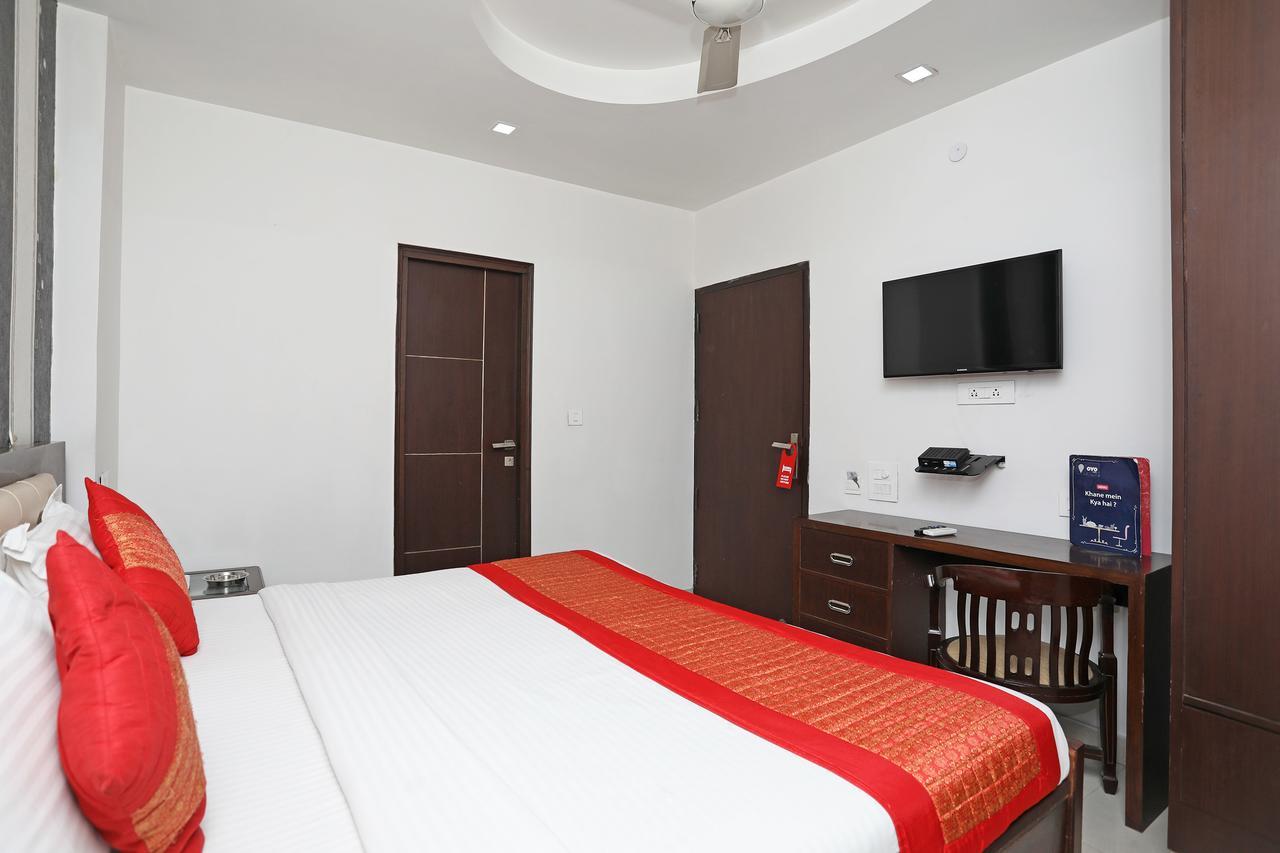 Hotel Capital O 10025 Hotel Flora Inn Gurgaon