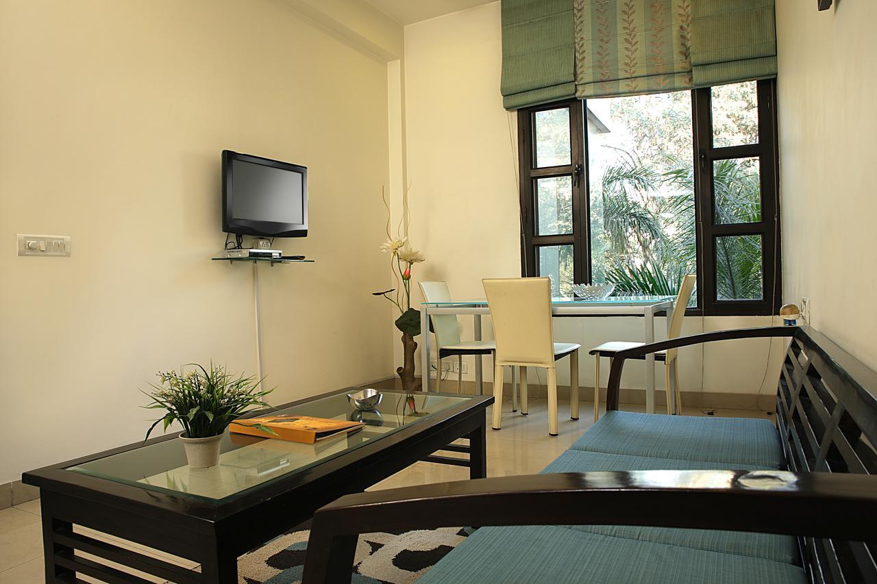 Guest house Ahuja Residency Parklane, Gurgaon 3*