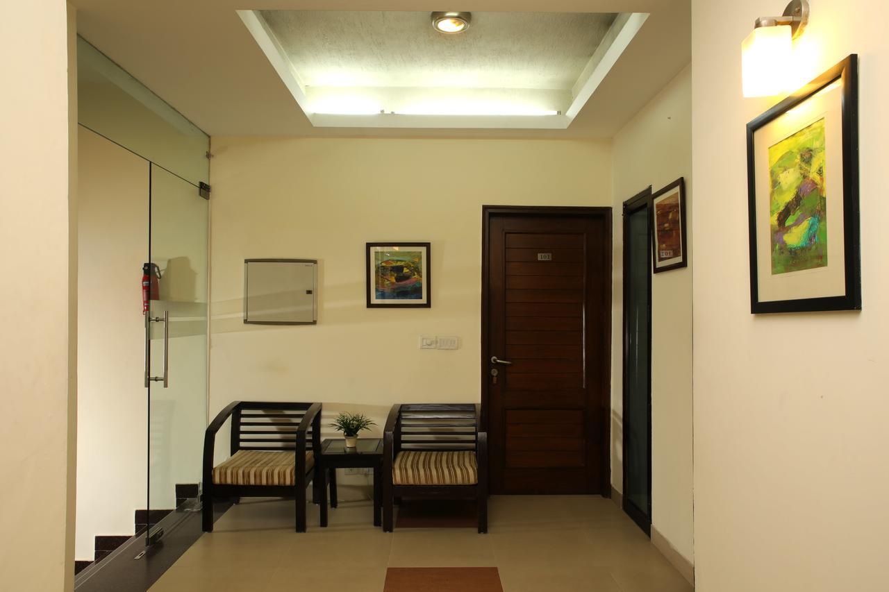 Ahuja Residency Parklane, Gurgaon 3*