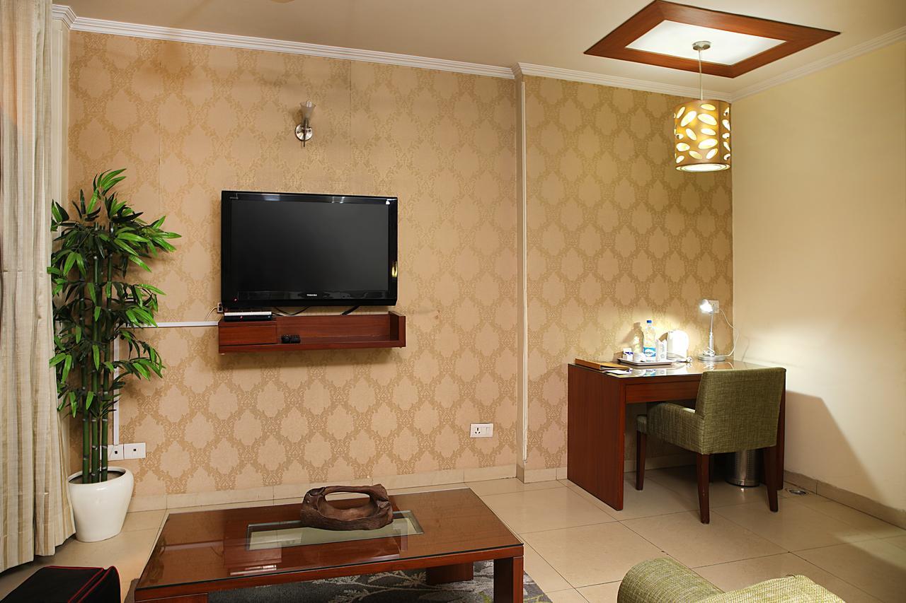 Hotel Ahuja Residency Dlf Phase 2