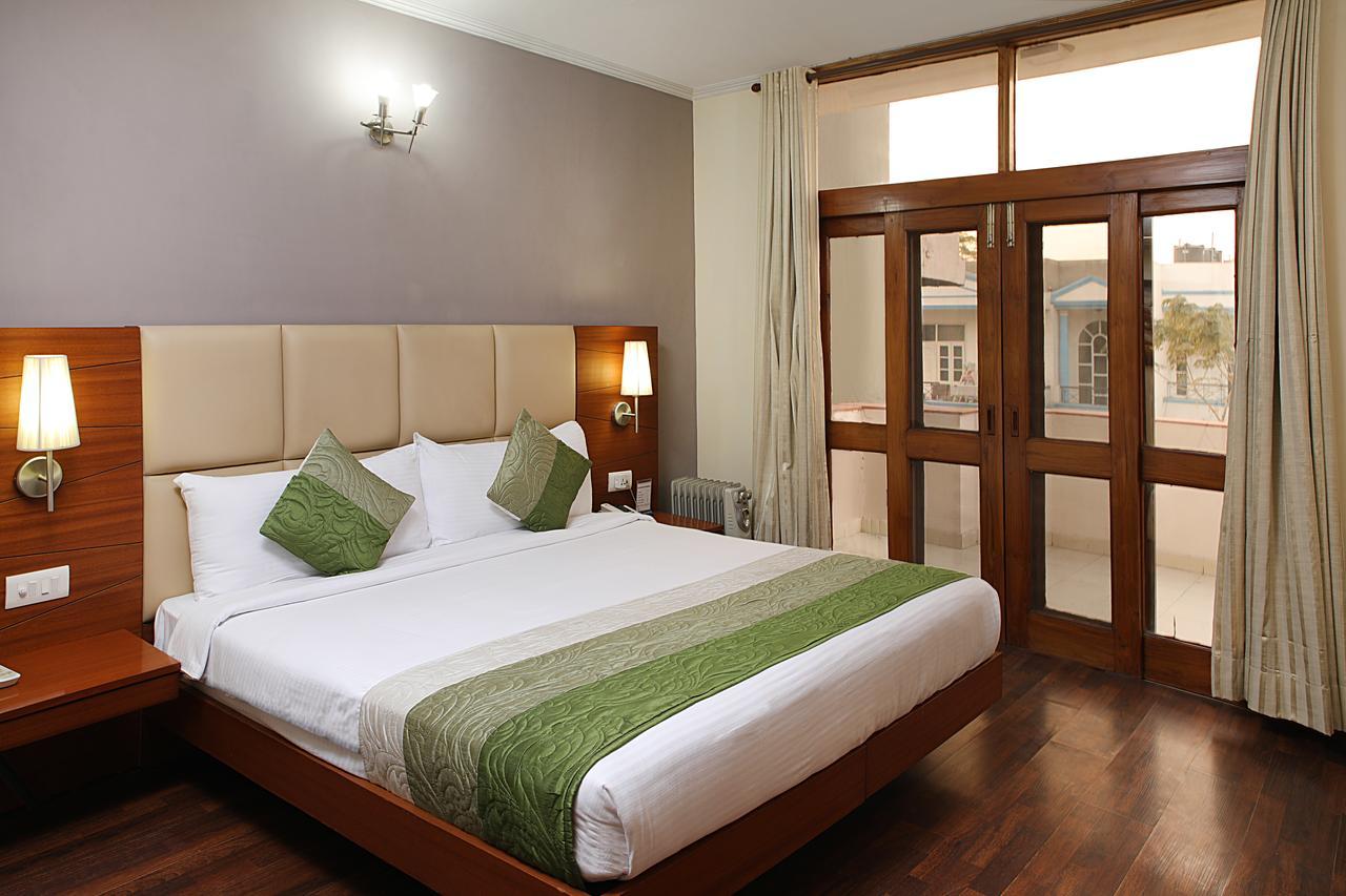 Ahuja Residency Dlf Phase 2 Gurgaon
