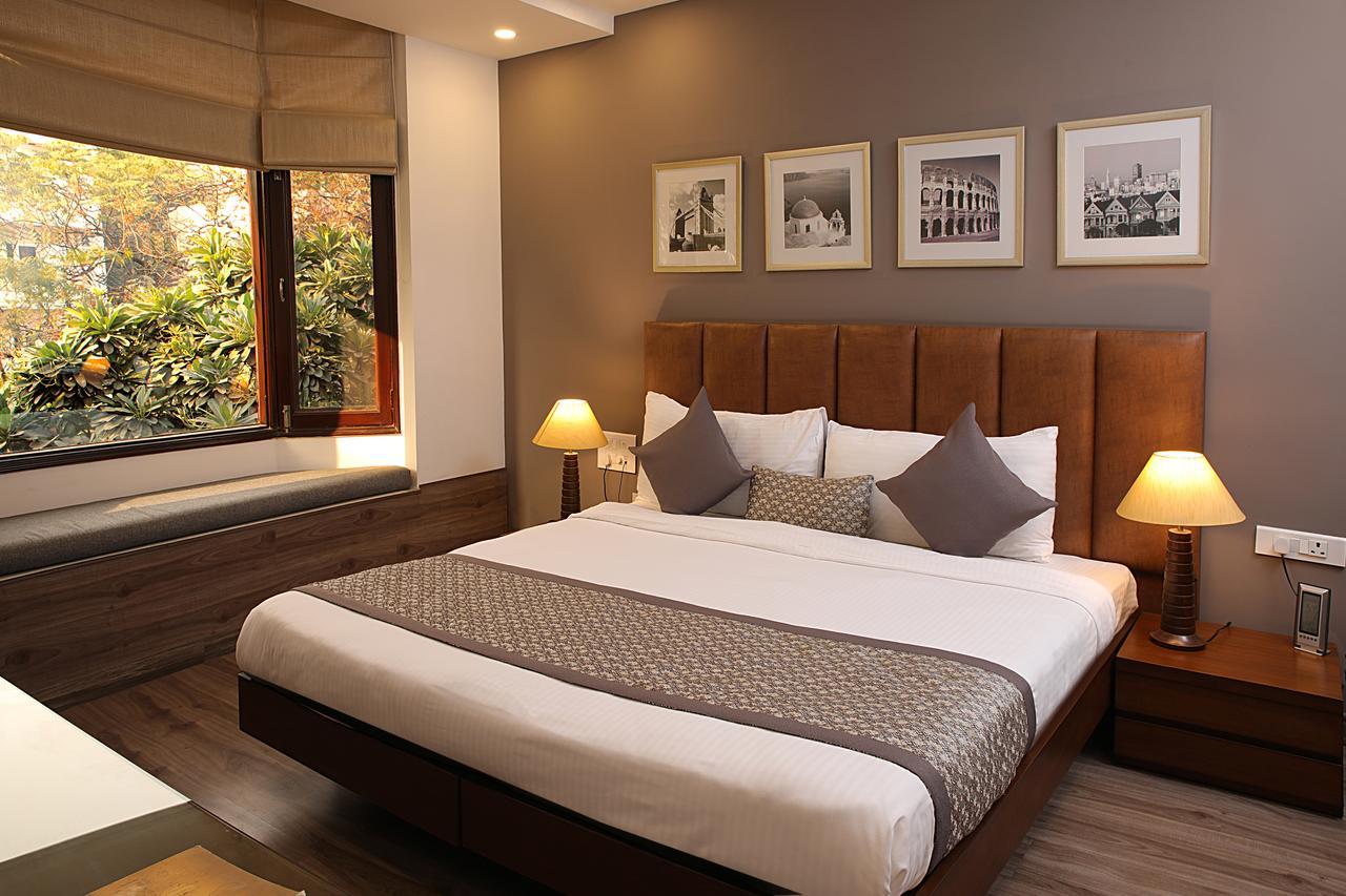 Ahuja Residency Dlf Phase 2 4*