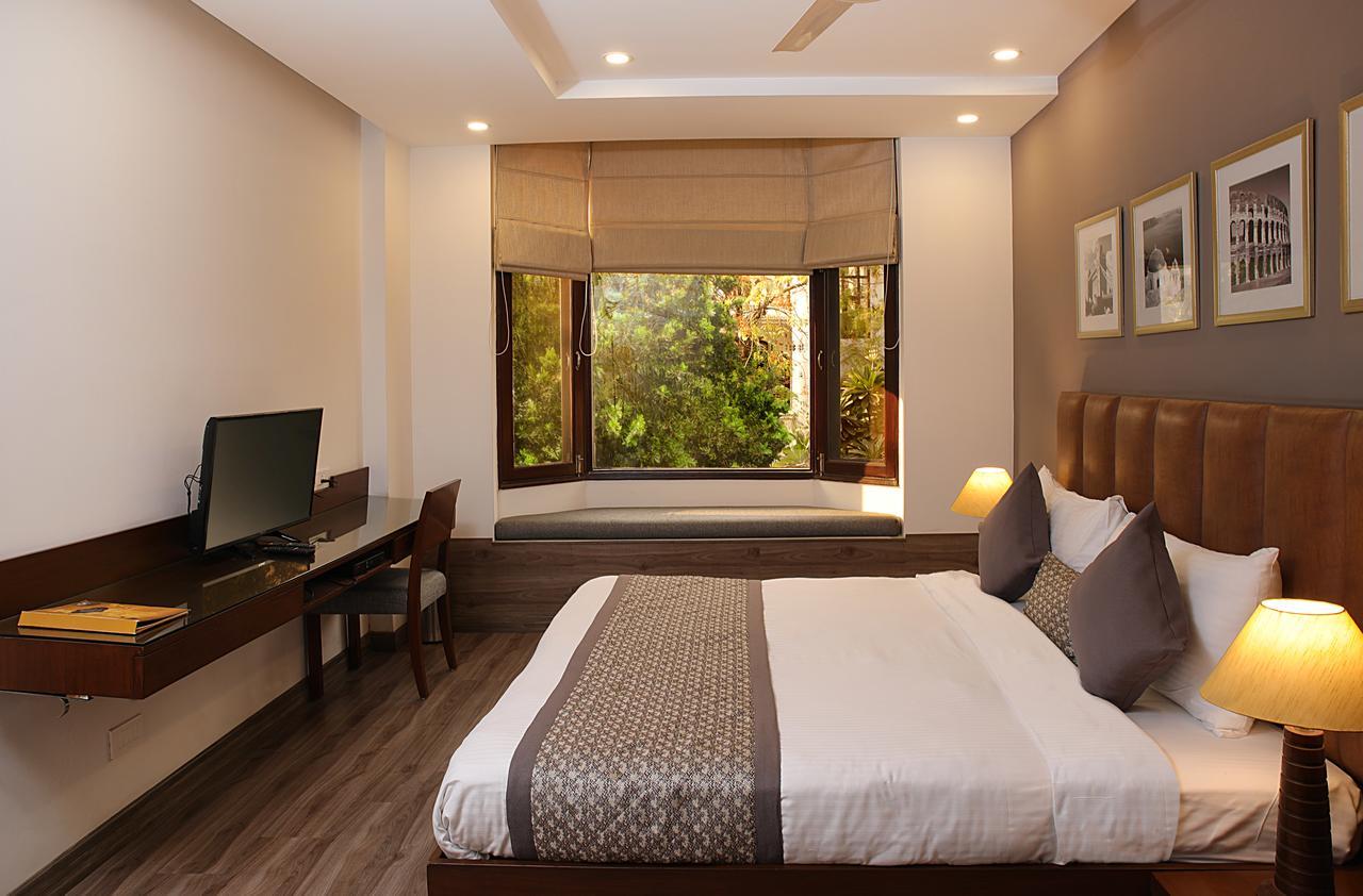 Hotel Ahuja Residency Dlf Phase 2
