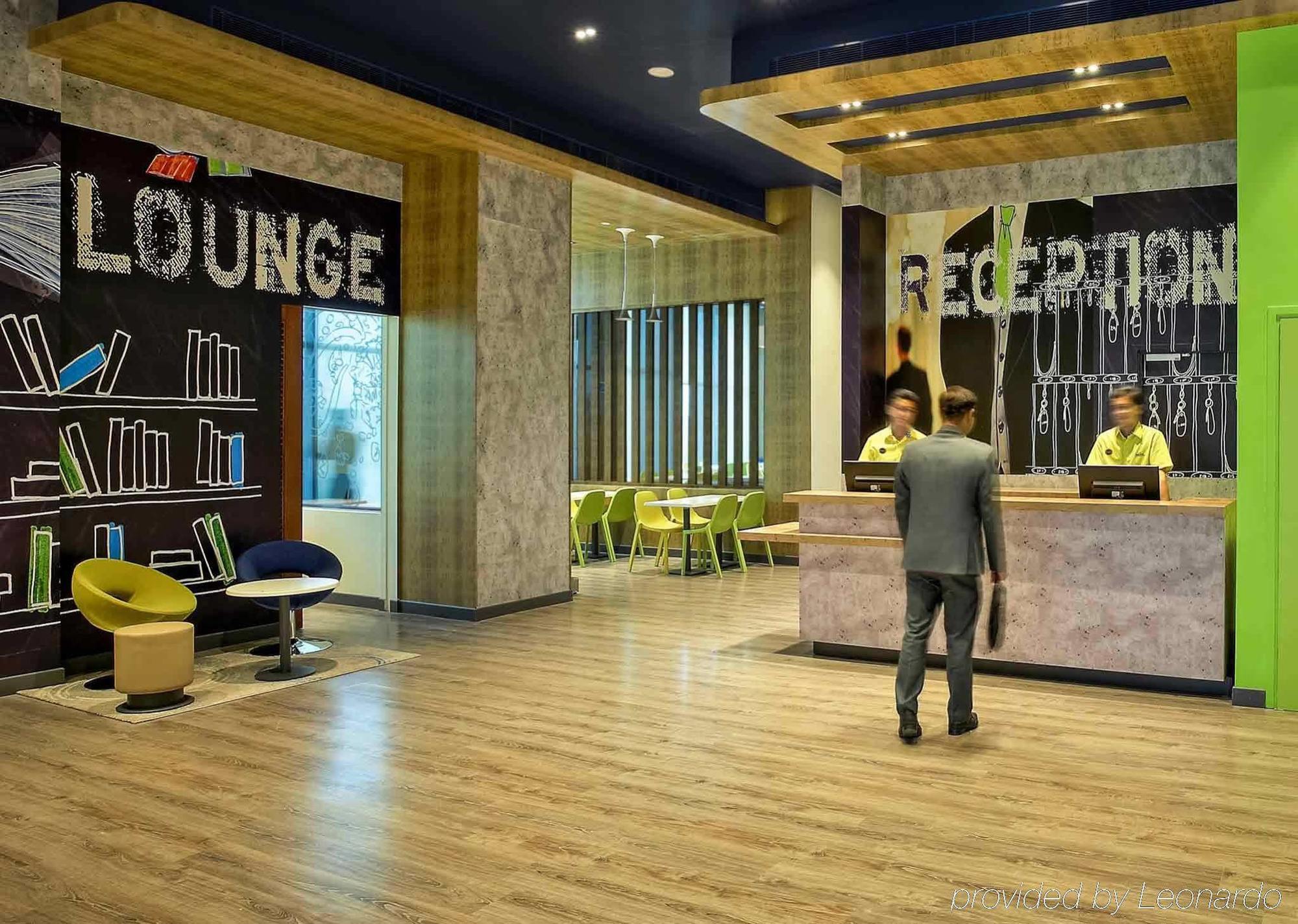 Express Gurugram Sector 50 By Ihg Hotel 4*