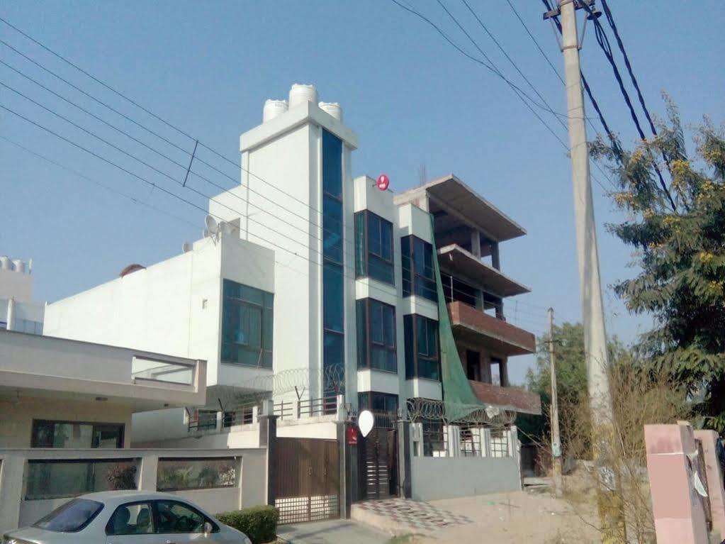 Oyo Cyber Park Ii Hotel