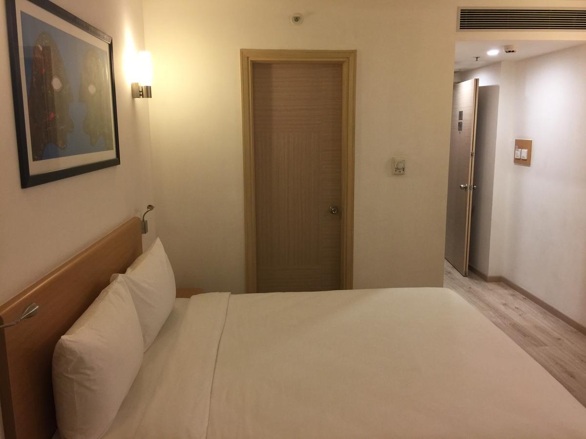 Hotel Red Fox By Lemon Tree Hotels, Sector 60, Gurugram Gurgaon