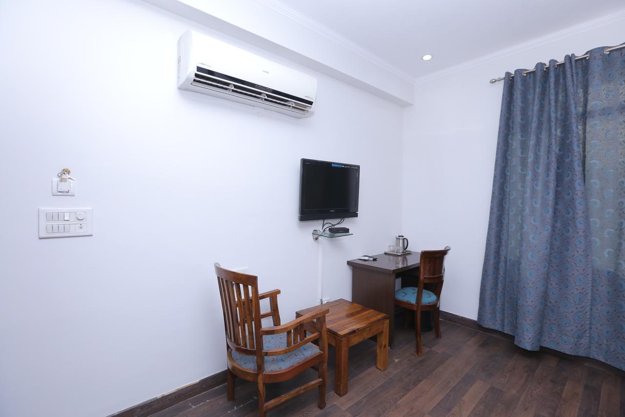 Hotel Oyo 4131 Glen Thirty Gurgaon