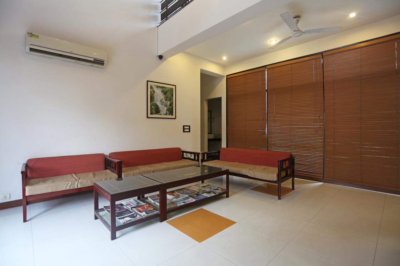 Oyo 5528 Dlf Phase 4 Hotel 3*