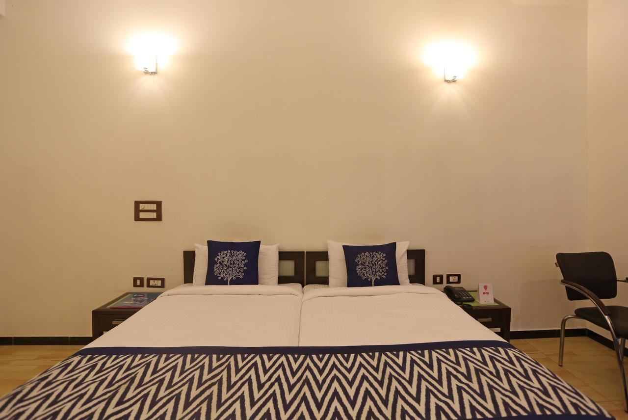 Oyo 5528 Dlf Phase 4 3* Gurgaon