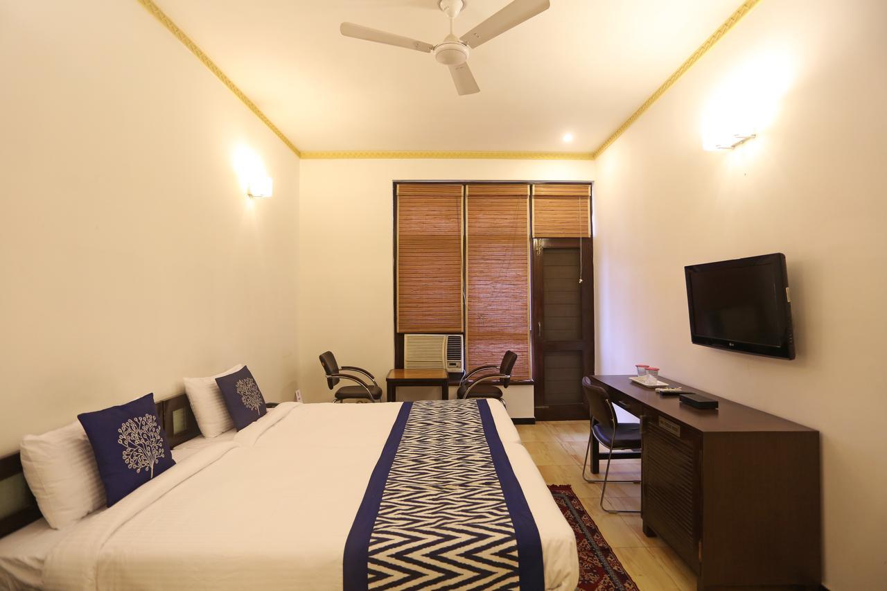 Oyo 5528 Dlf Phase 4 Gurgaon