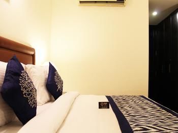 Hotel Oyo Premium Ambience Mall 2 3*