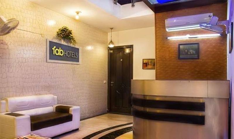Hotel Oyo 14482 Live 3*