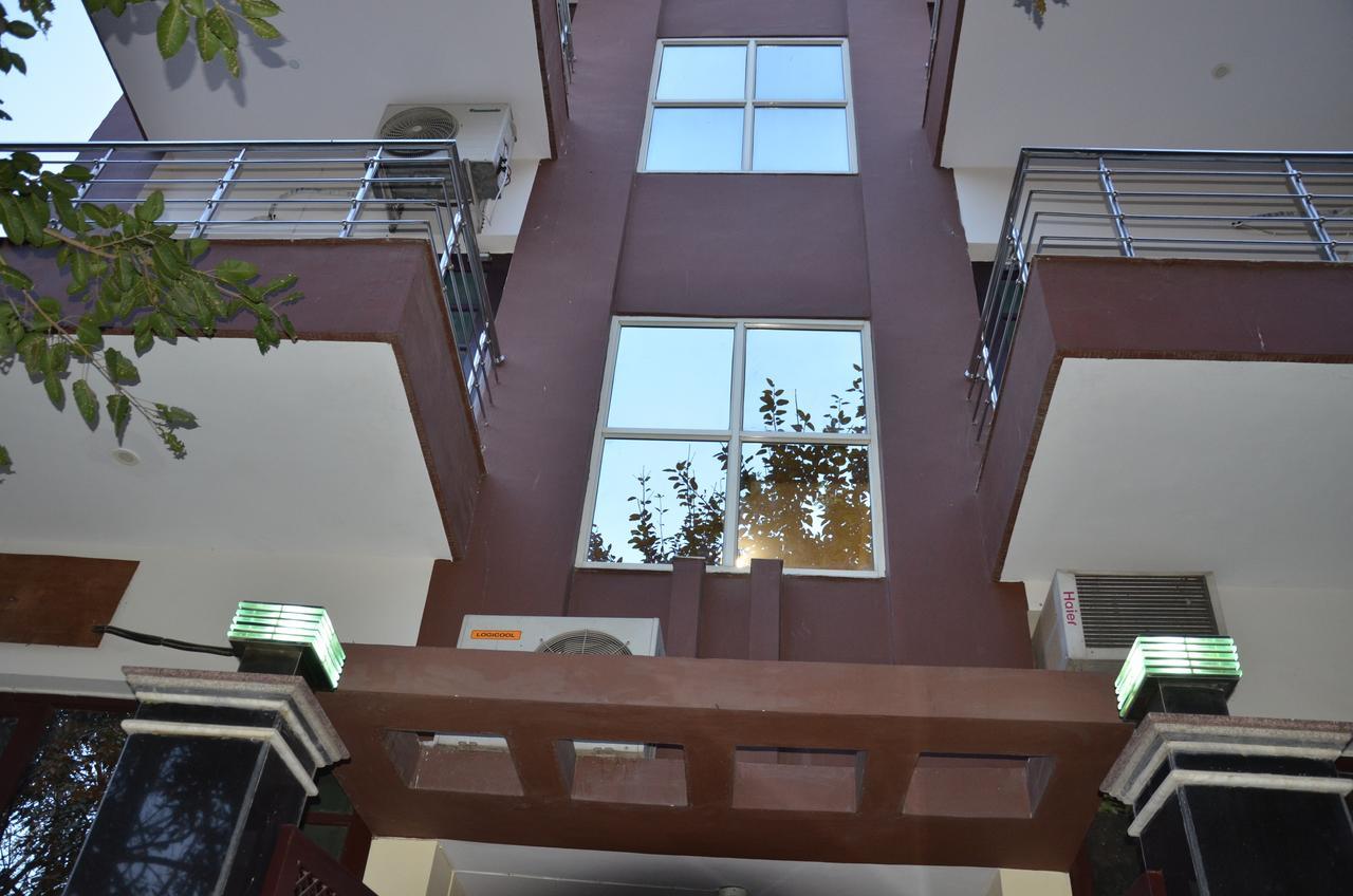 Fabhotel Maple House Phase V 3*