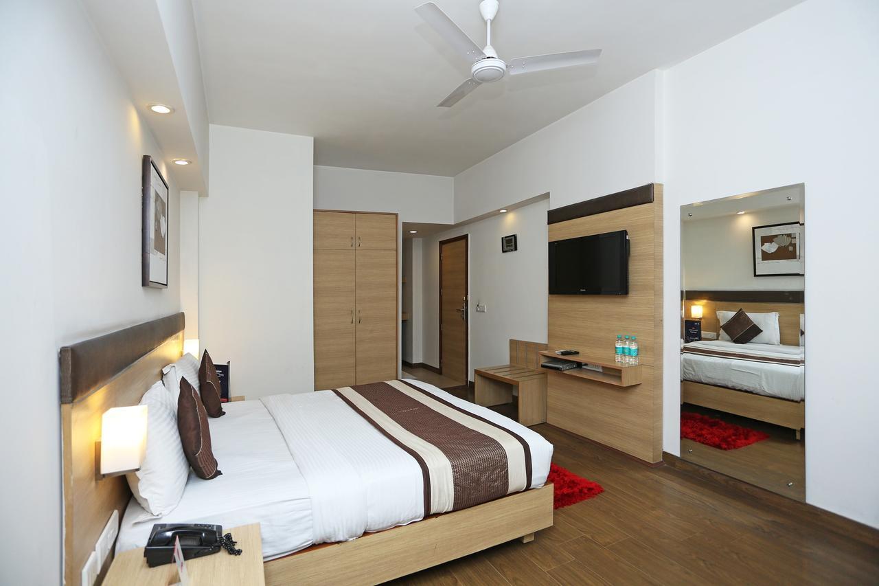 Hotel Oyo 11322 The Camria Gurgaon