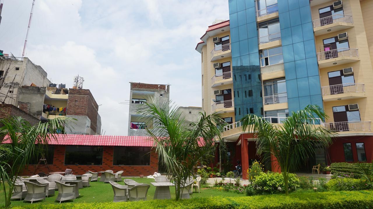 D's Mezbaan Hotel 2*