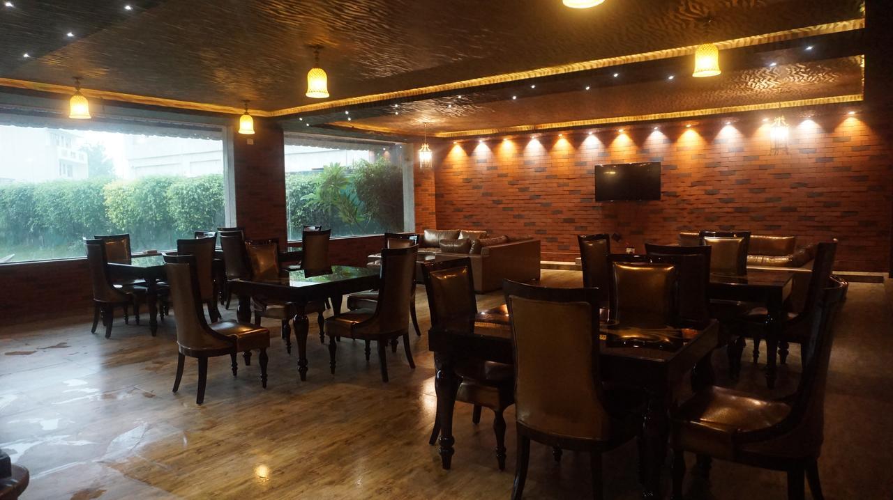D's Mezbaan Hotel Gurgaon