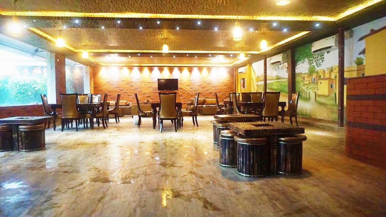 D's Mezbaan Hotel 2*