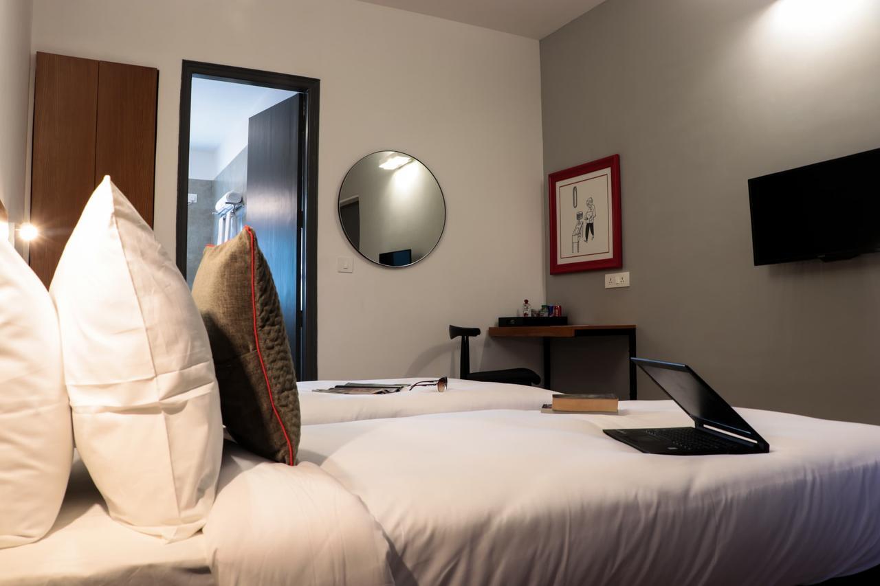 Hotel Fabhotel The Runner Gurgaon