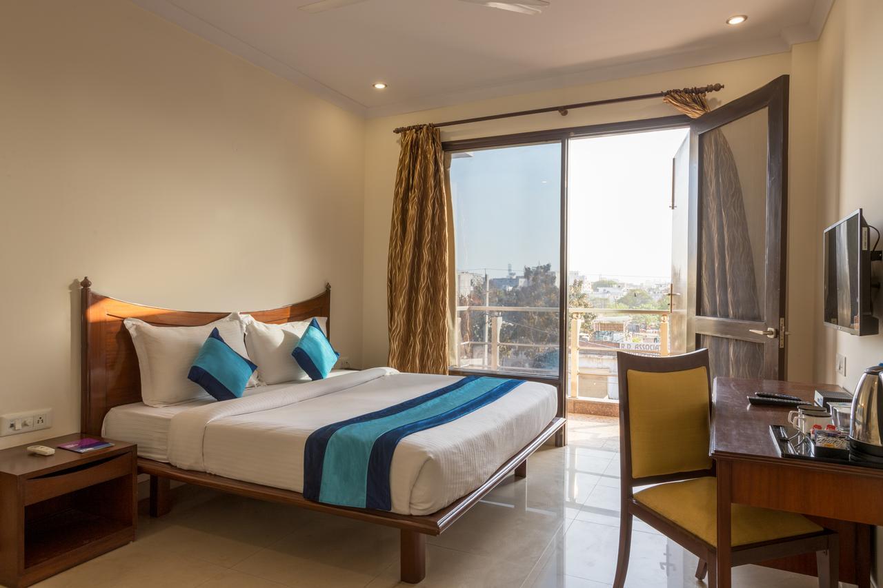 Mint Ambience 3* Gurgaon