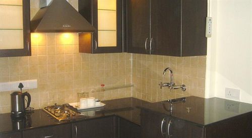 Hotel Ahuja Residency Dlf Phase 2 Gurgaon