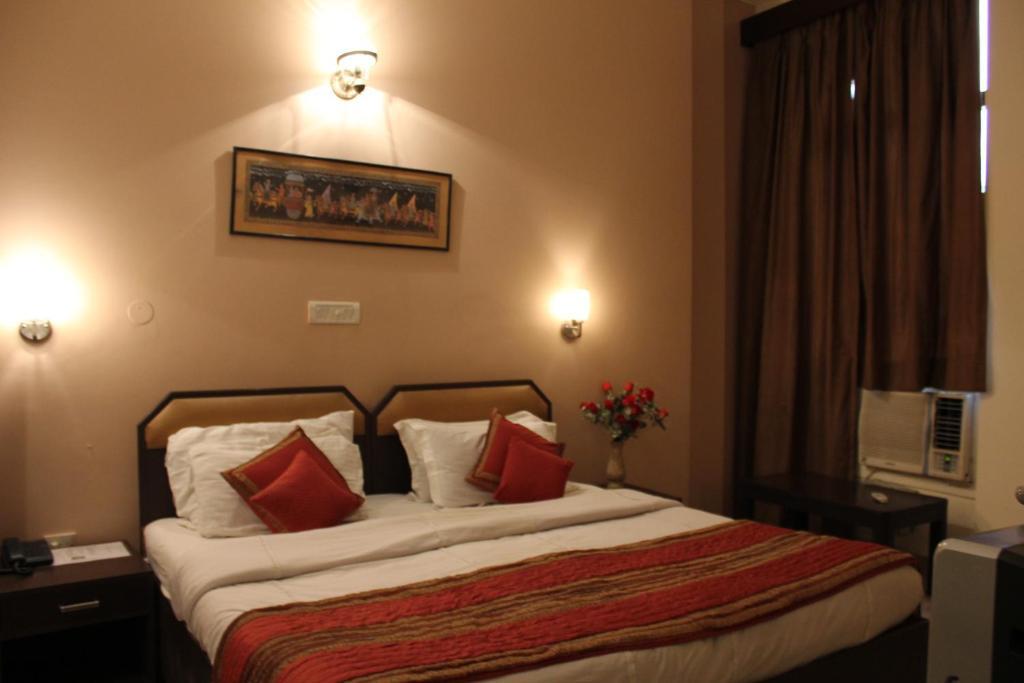 Doves Hotel Gurgaon