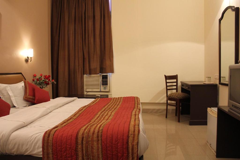 Doves Hotel Gurgaon