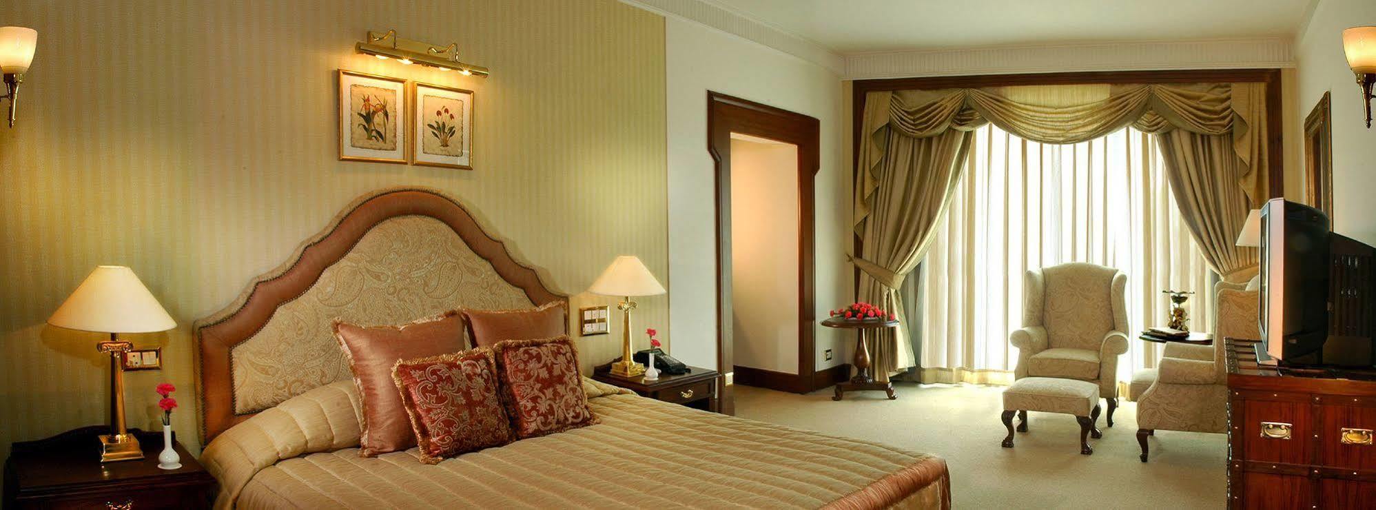 The Palms Town & Country Club - Resort Gurgaon