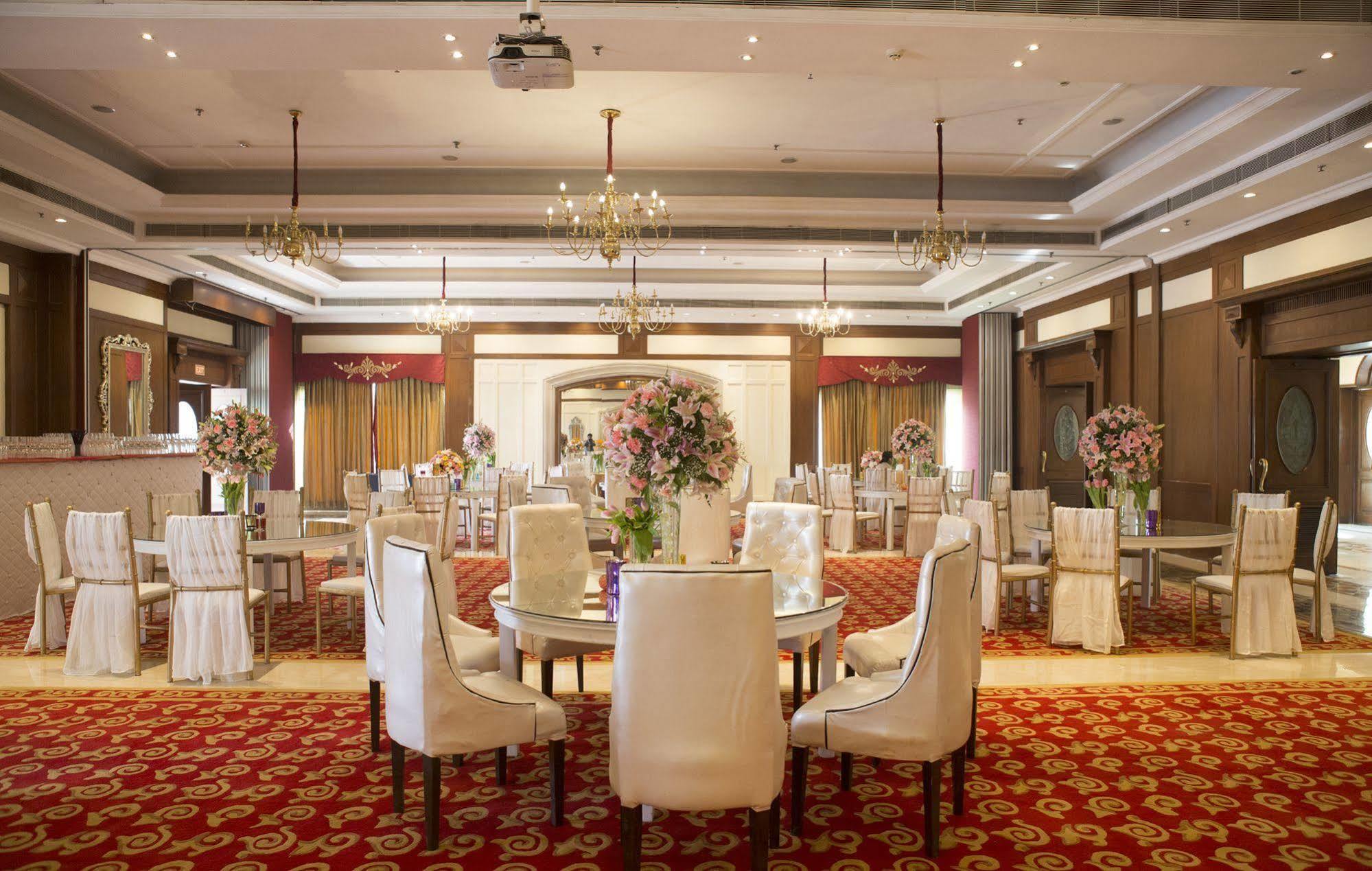 The Palms Town & Country Club -