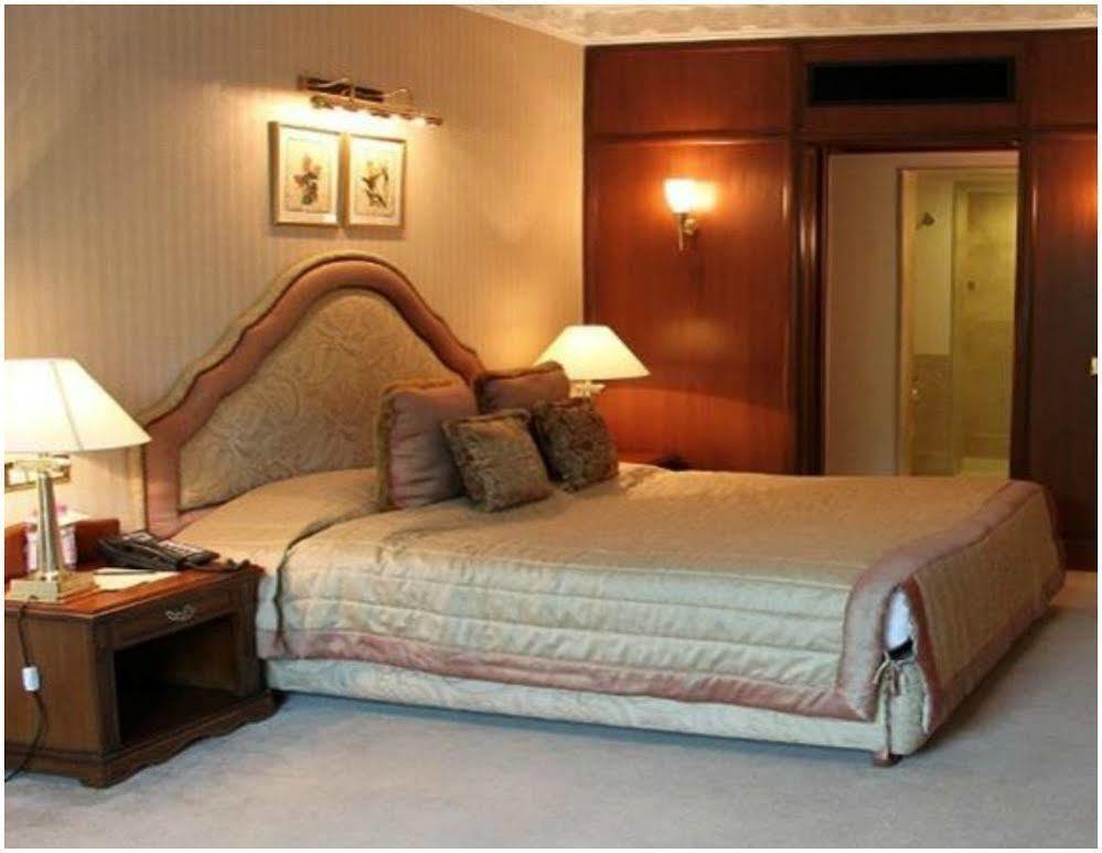 The Palms Town & Country Club -