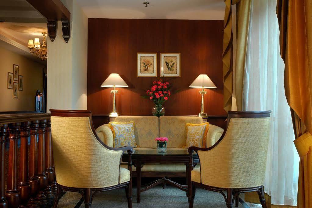 The Palms Town & Country Club - Resort Gurgaon