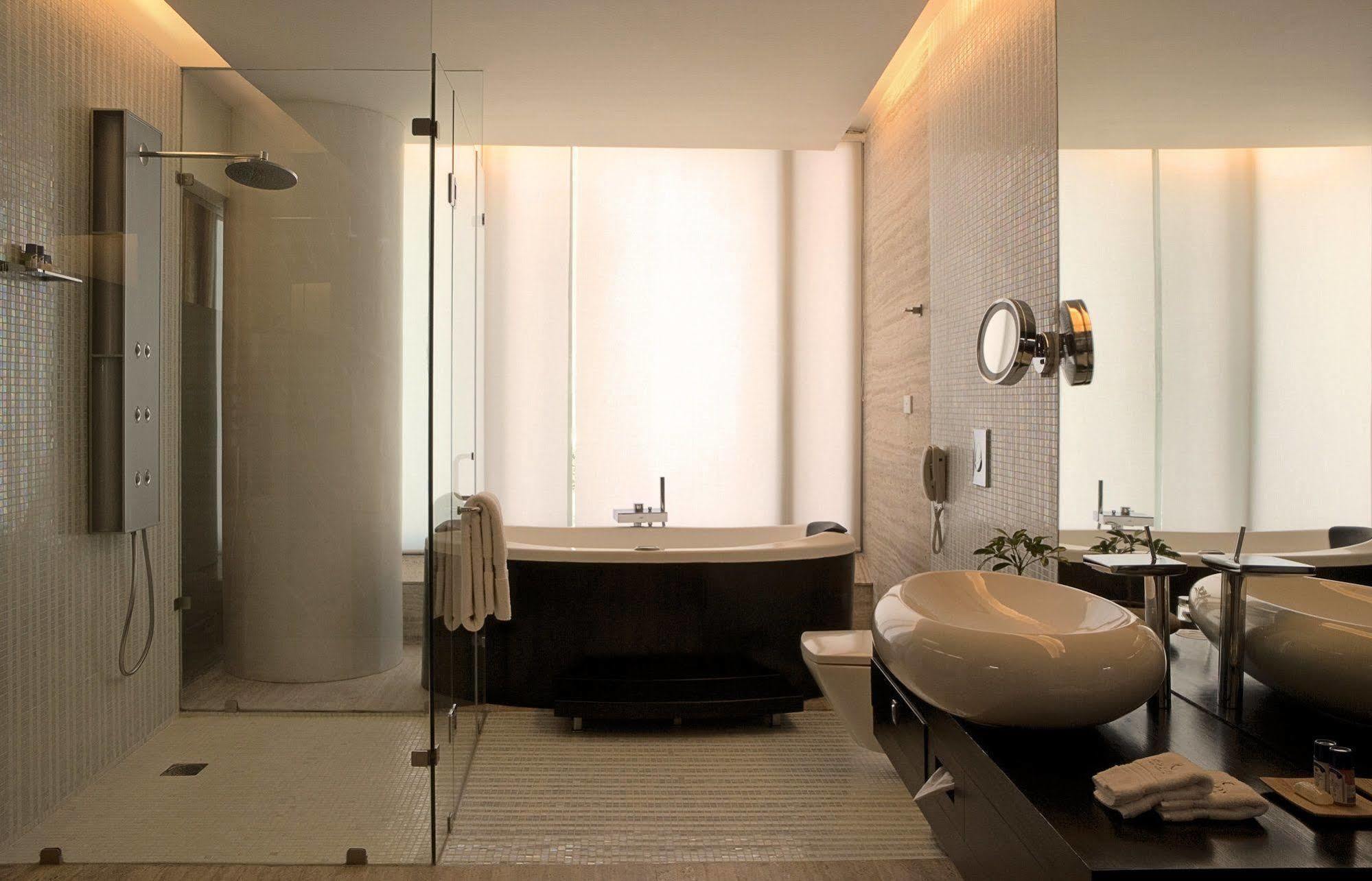 Hotel Galaxy & Gurgaon