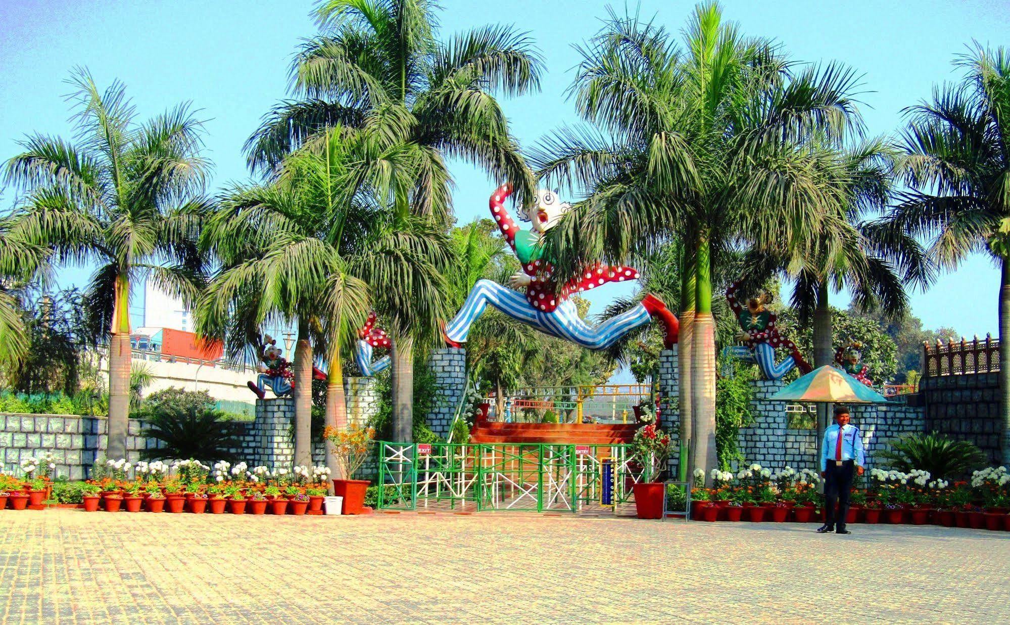 Aapno Ghar & Amusement Park