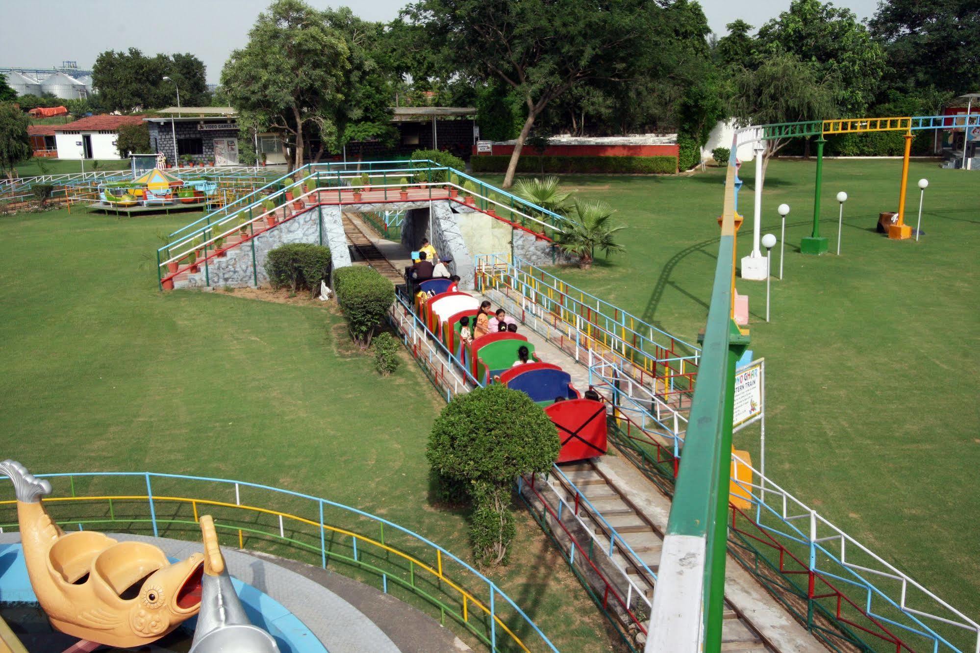 Aapno Ghar & Amusement Park
